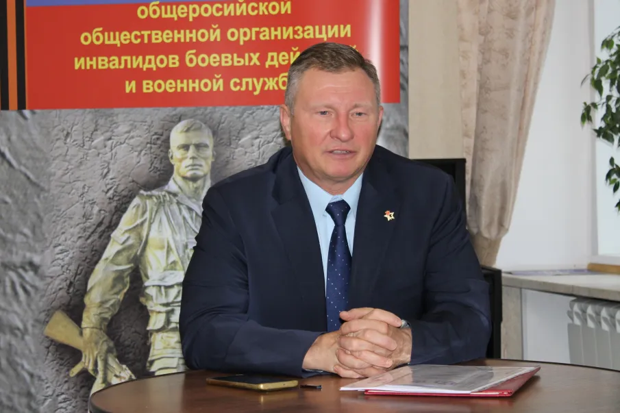 На «Уроке мужества в Доме ветеранов» Игорь Андронов рассказал о войне в Афганистане и о Герое Советского Союза Валерии Востротине